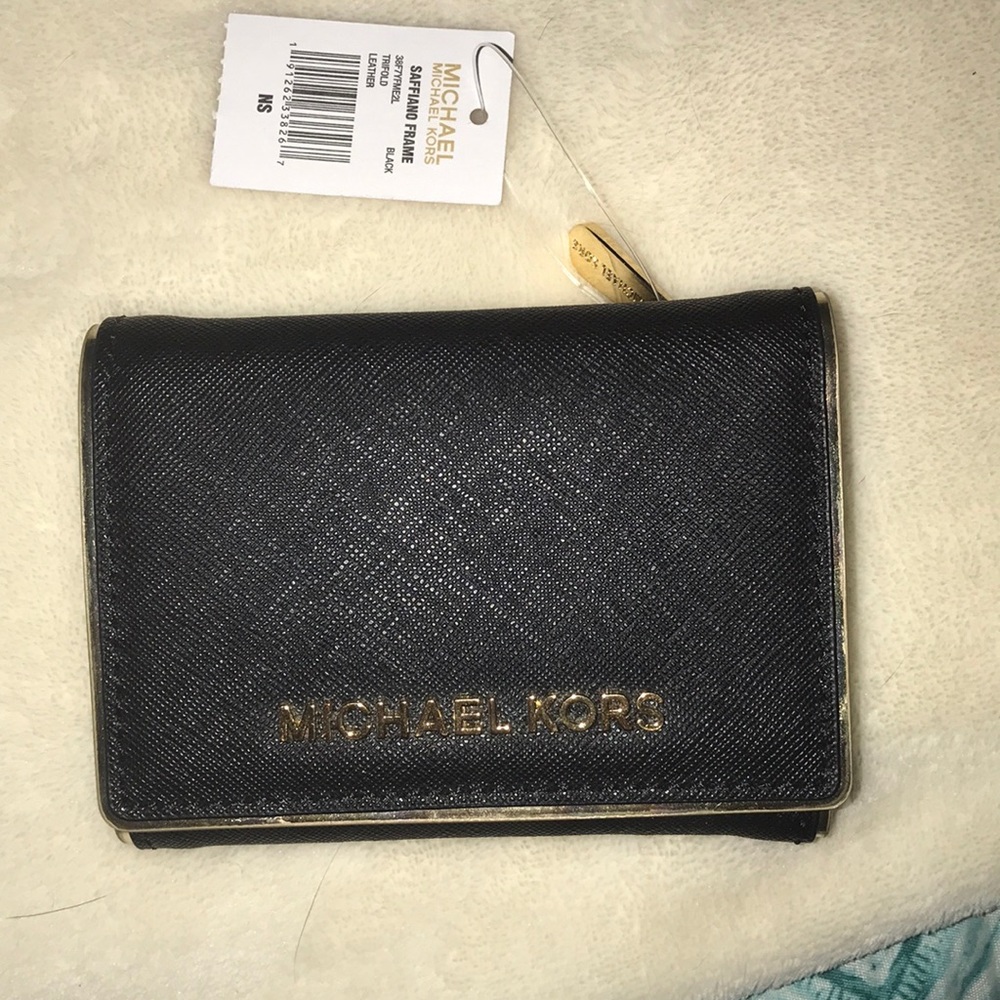 Michael kors wallet